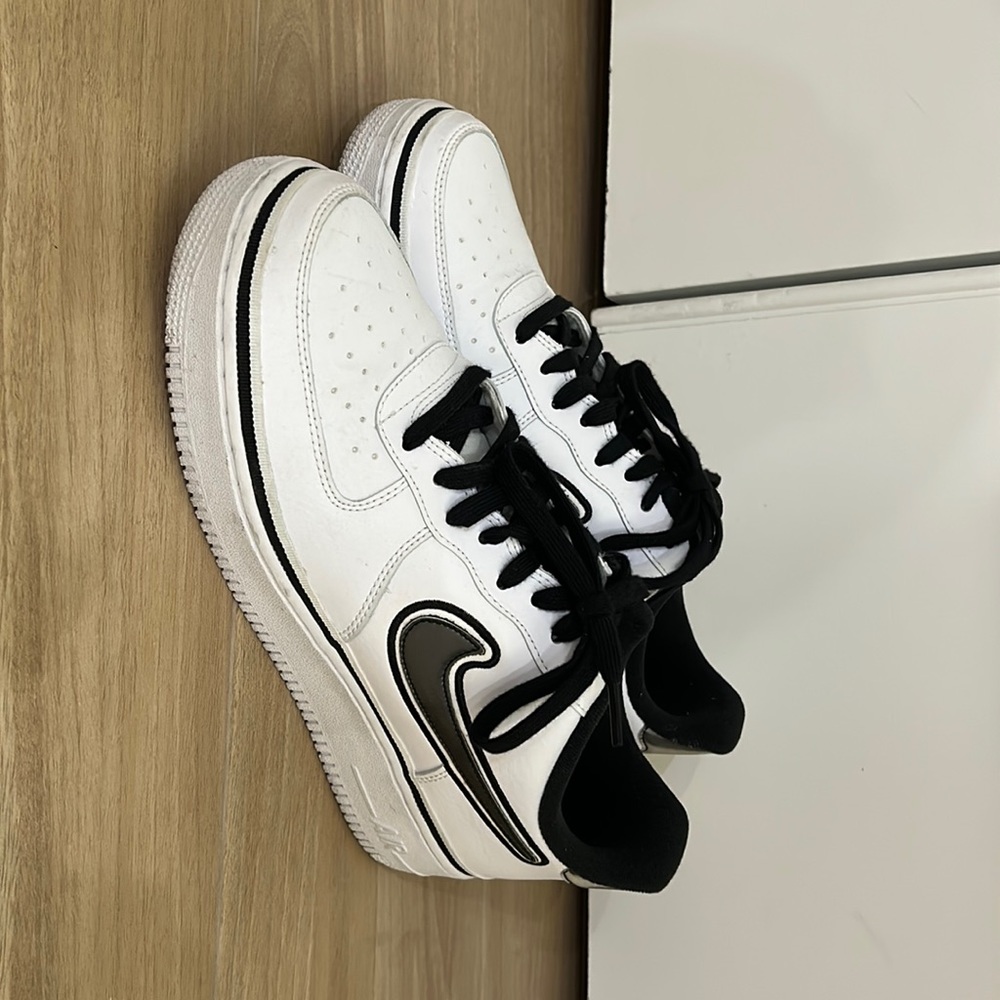 Lightly used Nike Air Force 1 low sport size men’s 10